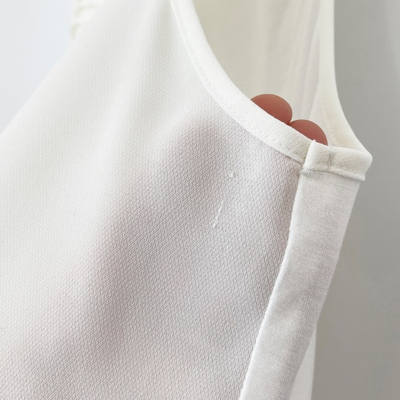 Elle - Off White sleeveless top with pleats - Picture 11 of 11